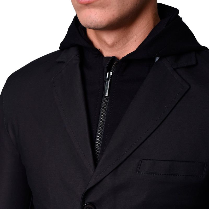 BLAZER-SATINADO-CON-CAPUCHA-Y-PECHERA-EXTRAIBLE---NEGRO