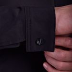CASACA-SATINADA-CON-CAPUCHA-EXTRAIBLE-SLIM-FIT---NEGRO