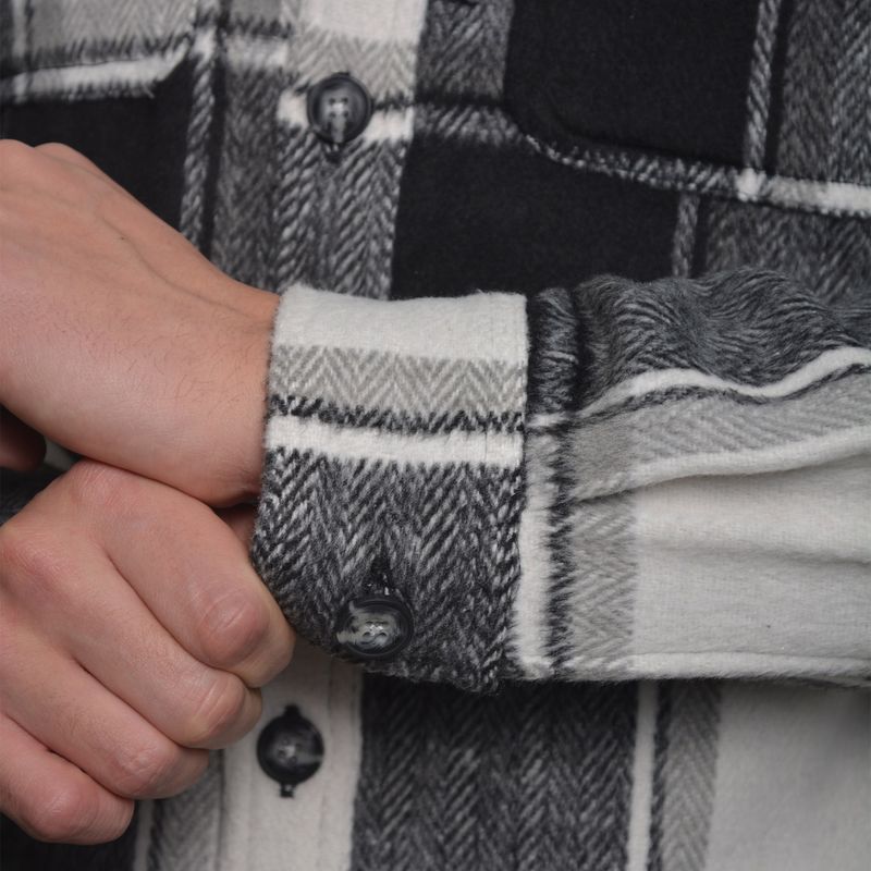 CAMISA-OVERSIZE-CON-CAPUCHA-EXTRAIBLE---NEGRO