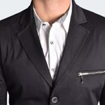BLAZER-SATINADO-CON-DETALLES-DE-CIERRES---PLOMO
