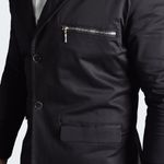 BLAZER-SATINADO-CON-DETALLES-DE-CIERRES---NEGRO